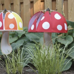 WindGarden Mushroom Spinner - Red Polka Dot WindGarden